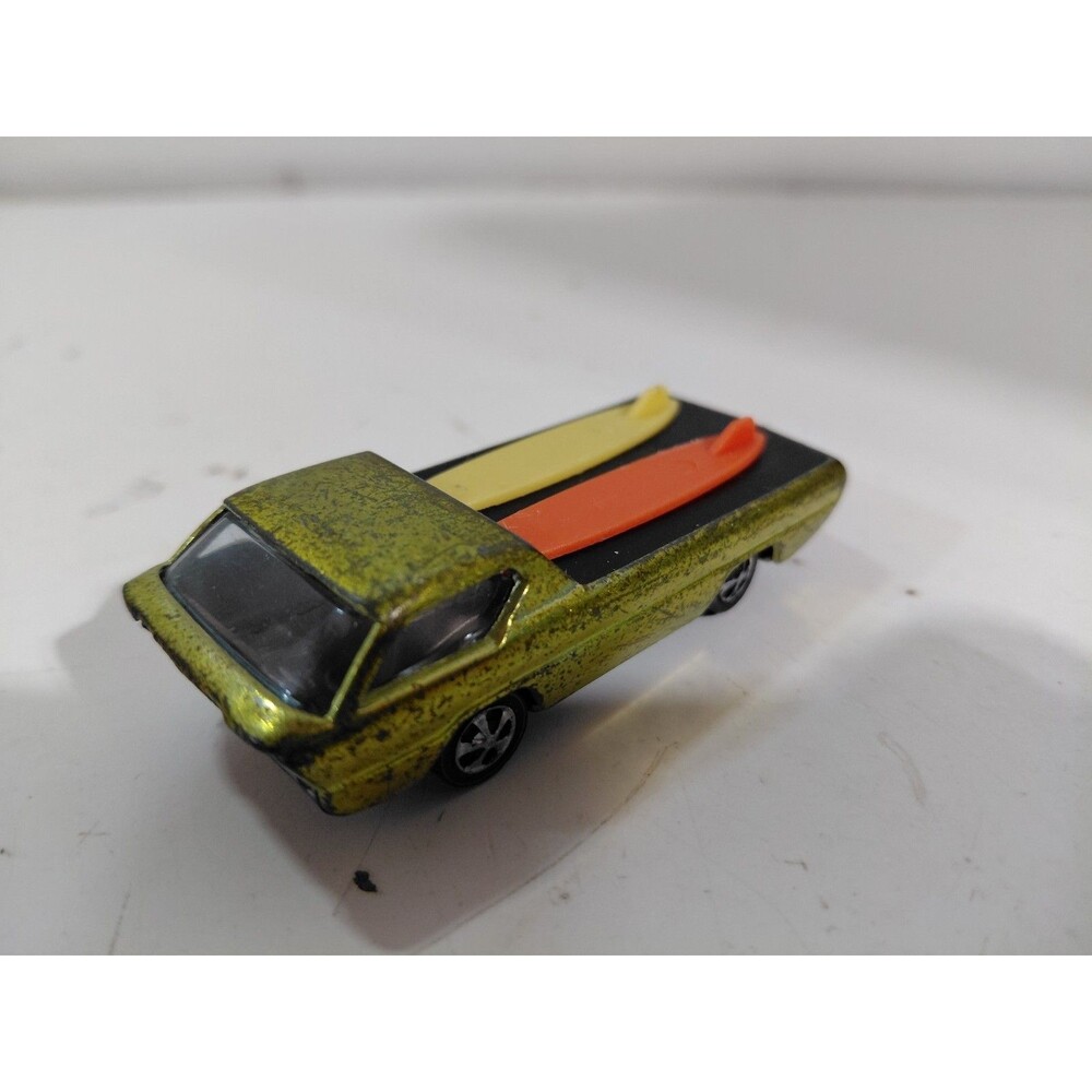 Hot Wheels 1:64 Die Cast Red Line 1967 USA Deora w/Surfboards